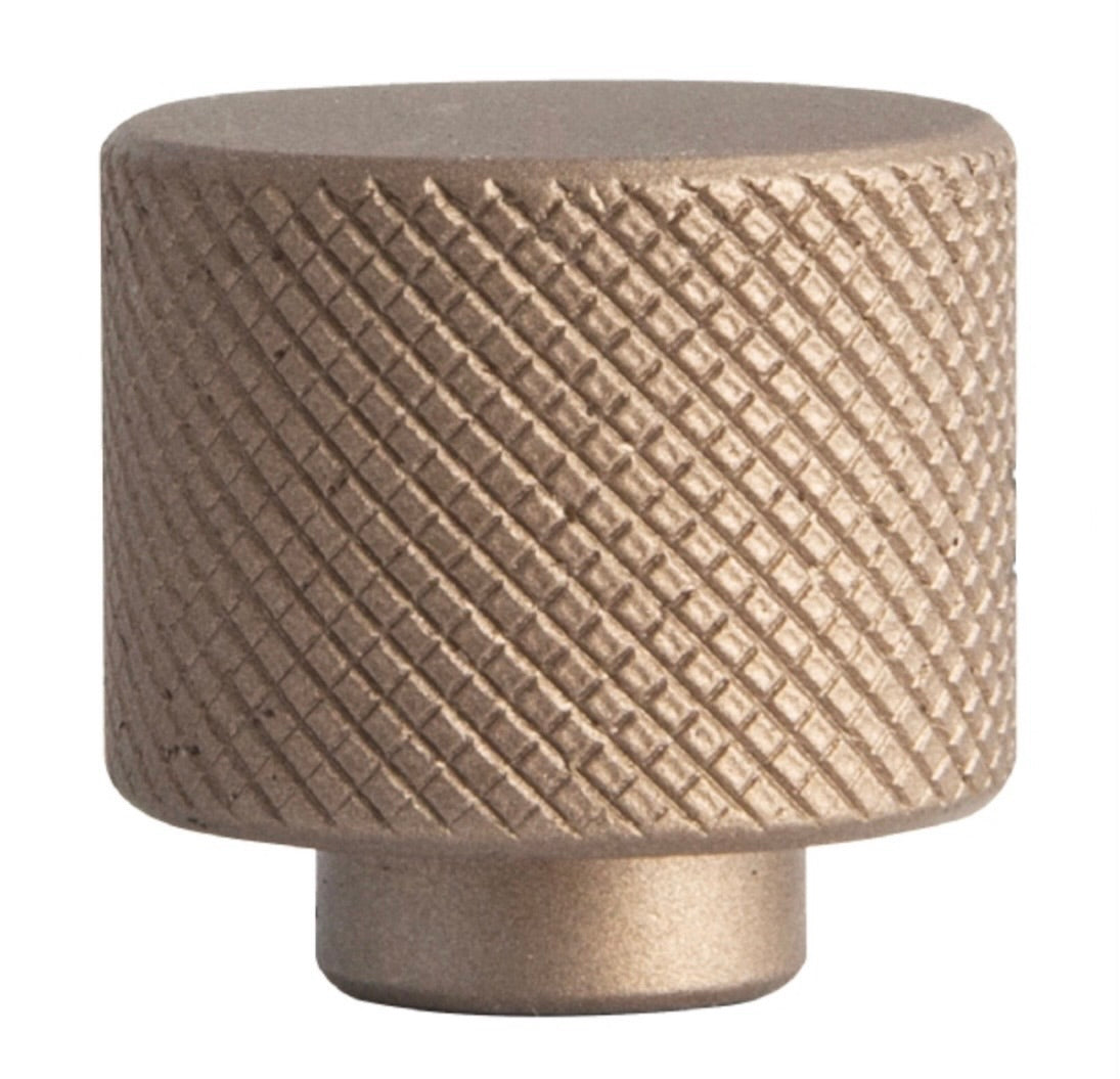 "Rivet" Knurled Knob